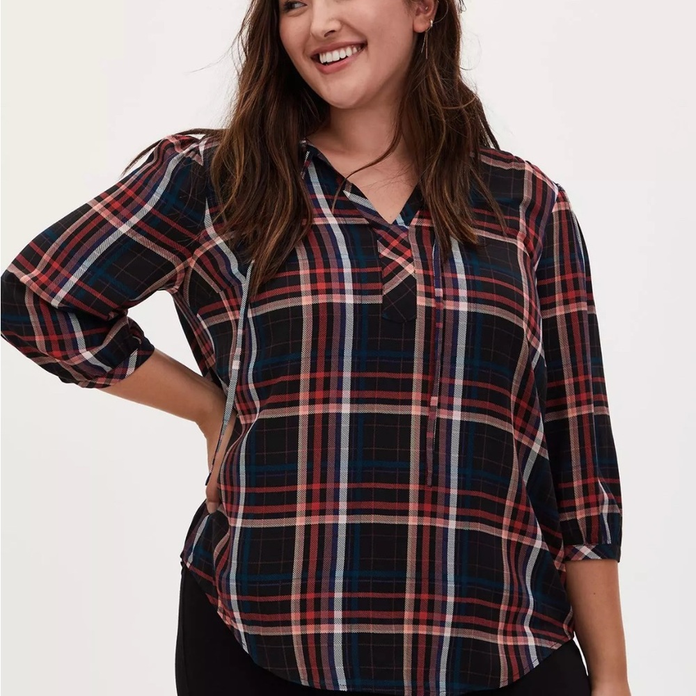 🌻 Torrid Plaid Rayon Twill Tie Neck Peasant Top